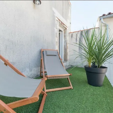 Les De Charly-le Jardin Saint Nicolas La Rochelle (Charente-Maritime)